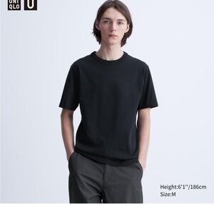 uniqlo tshirt